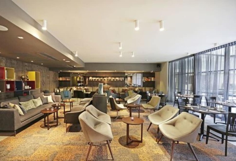 هتل Cumbres Lastarria