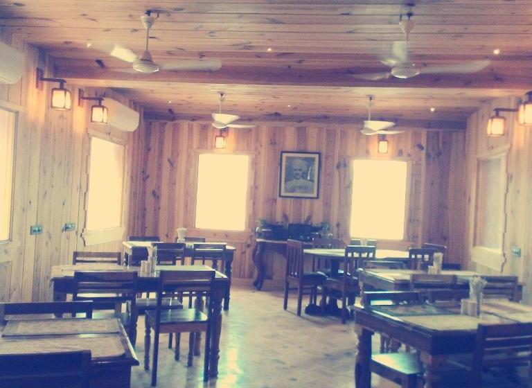 فندق Desert Winds