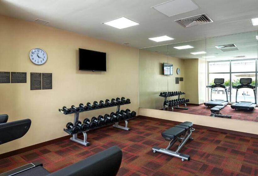 בית מלון כפרי Courtyard By Marriott Ciudad Del Carmen Campeche