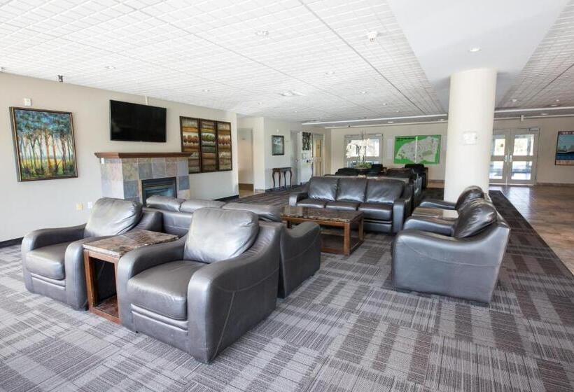 هتل Residence & Conference Centre   Windsor