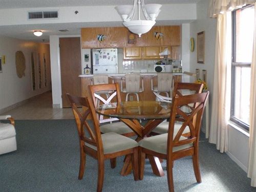 فندق The Chateau Resort Luxury Condominiums