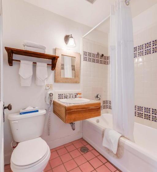 هتل The Historic Taos Inn