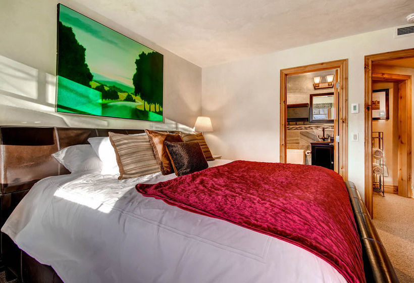 فندق The Meadows Townhomes