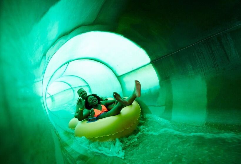 هتل Timber Ridge Lodge And Waterpark