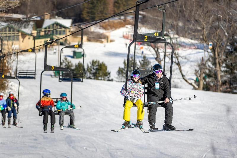 هتل Timber Ridge Lodge And Waterpark