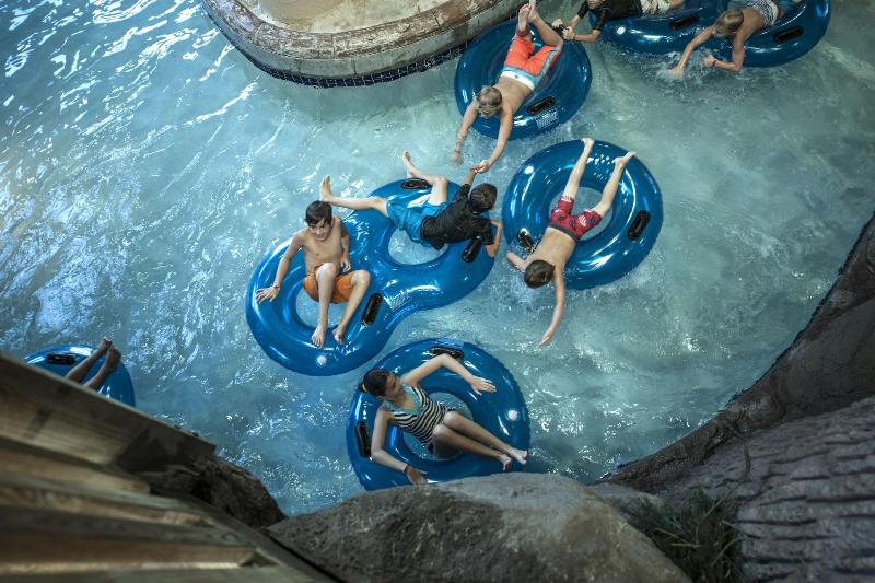 هتل Timber Ridge Lodge And Waterpark