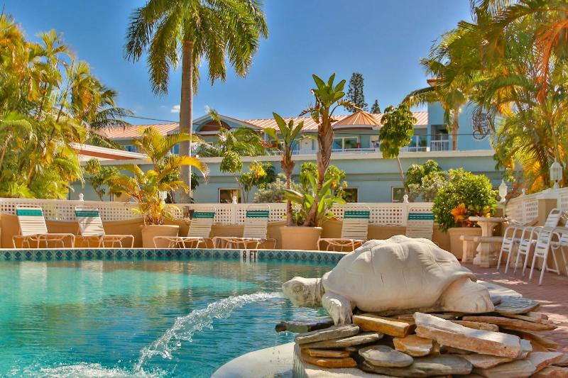 فندق Tortuga Inn Beach Resort