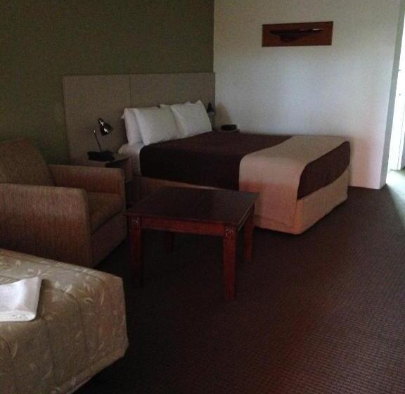 فندق على الطريق Francis Phillip Motor Inn And The Lodge