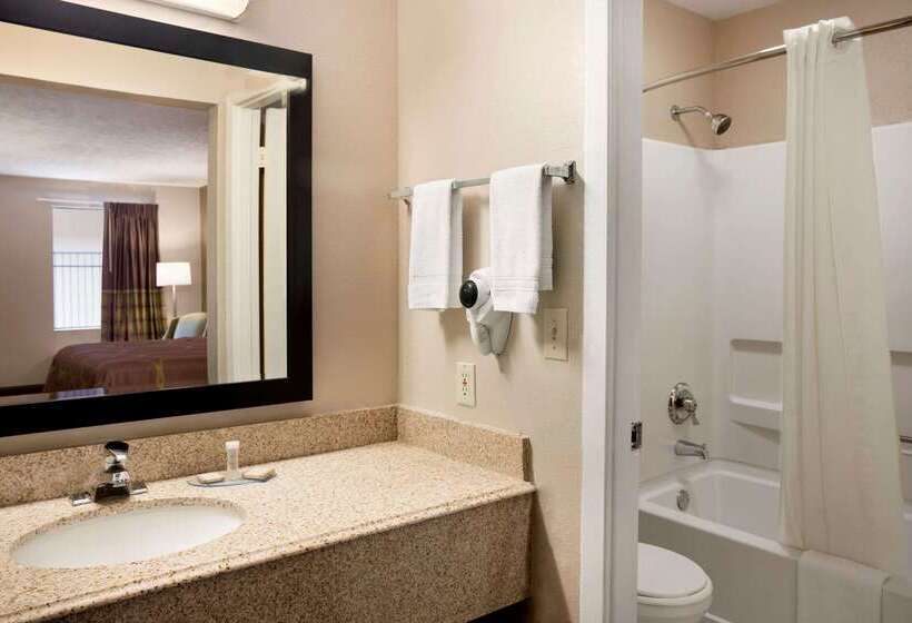 מוטל Super 8 By Wyndham Jackson