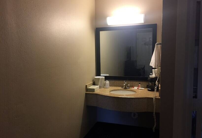 מוטל Super 8 By Wyndham Jackson