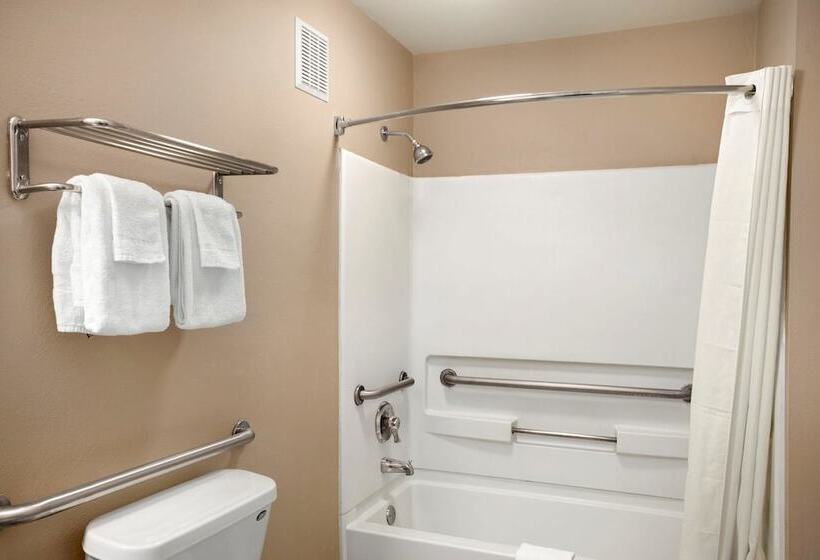 מוטל Super 8 By Wyndham Jackson