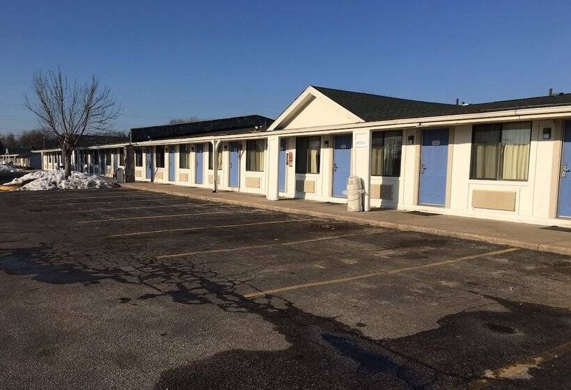 מוטל Travelodge By Wyndham Benton Harbor Mi