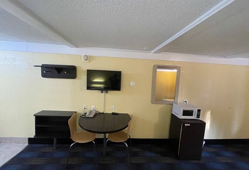 מוטל Travelodge By Wyndham Benton Harbor Mi