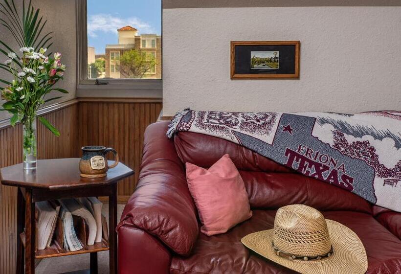Woodrow House Bed & Breakfast