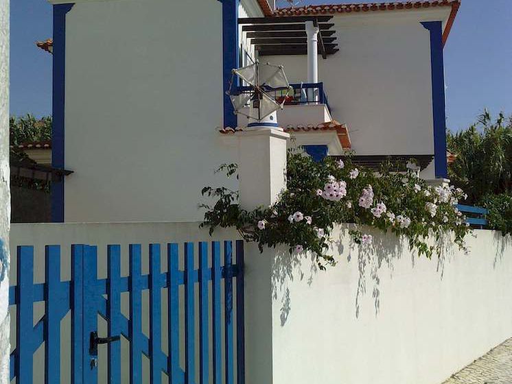 Ericeira Chill Hill Hostel & Private Rooms Sea Food