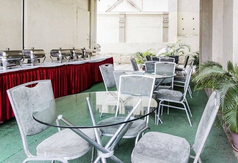 Отель Treebo Blossom   Viman Nagar