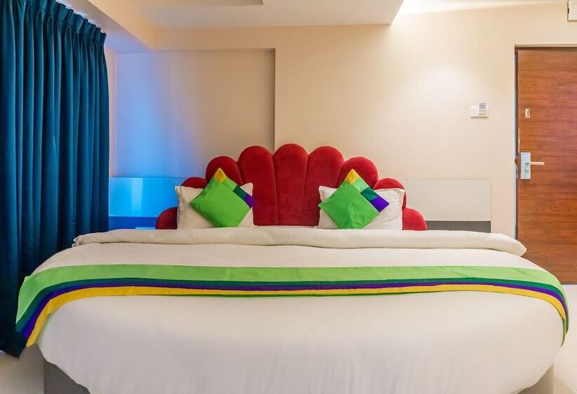 Отель Treebo Blossom   Viman Nagar