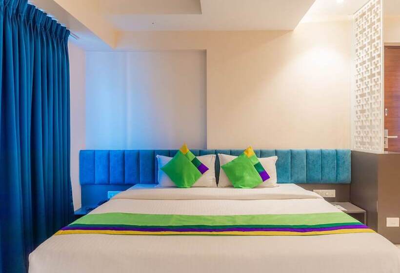 Отель Treebo Blossom   Viman Nagar