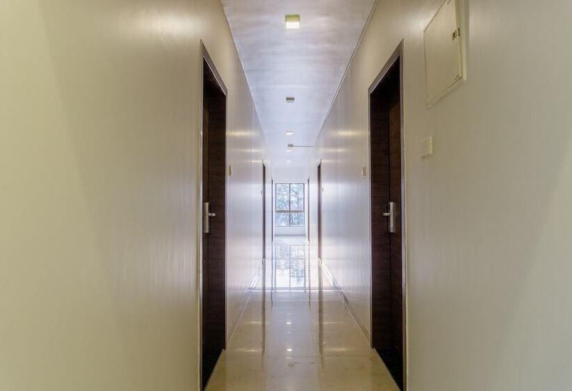 Отель Treebo Blossom   Viman Nagar