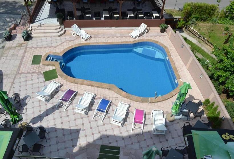 هتل Guesthouse Vila Dnd