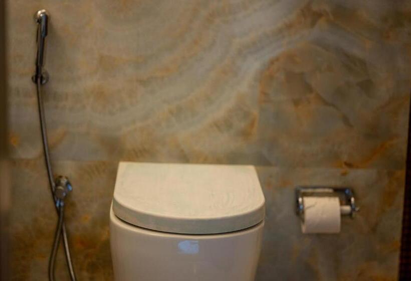 هتل La Oasis By Meraden