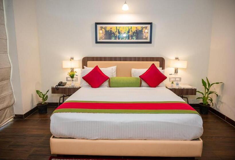 هتل La Oasis By Meraden