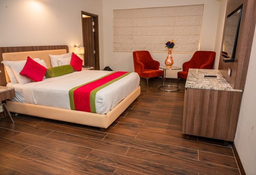 هتل La Oasis By Meraden