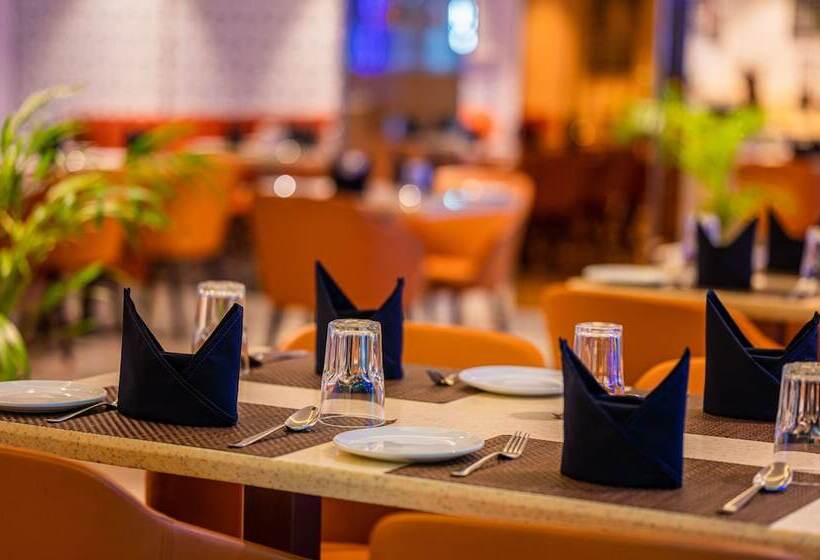 هتل La Oasis By Meraden