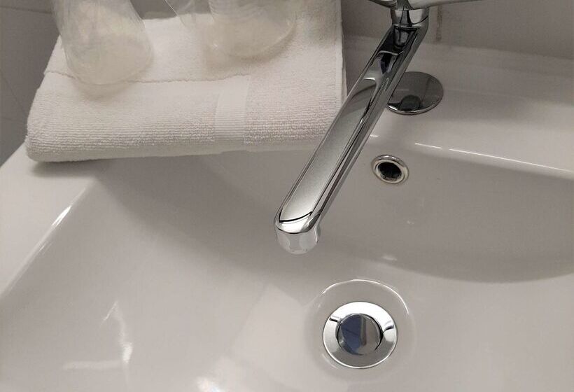 ホテル Première Classe Mâcon Sud