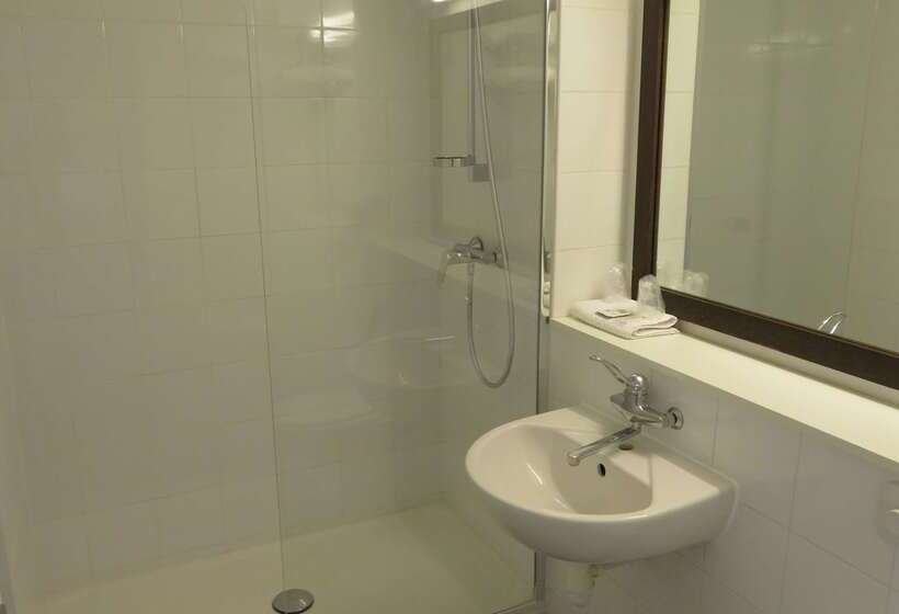 ホテル Première Classe Mâcon Sud