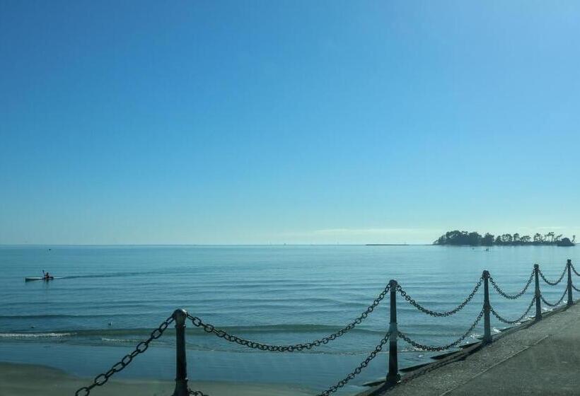 مُتل Century Park