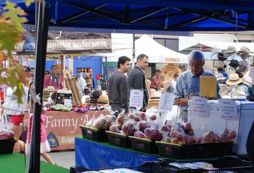 مُتل Century Park