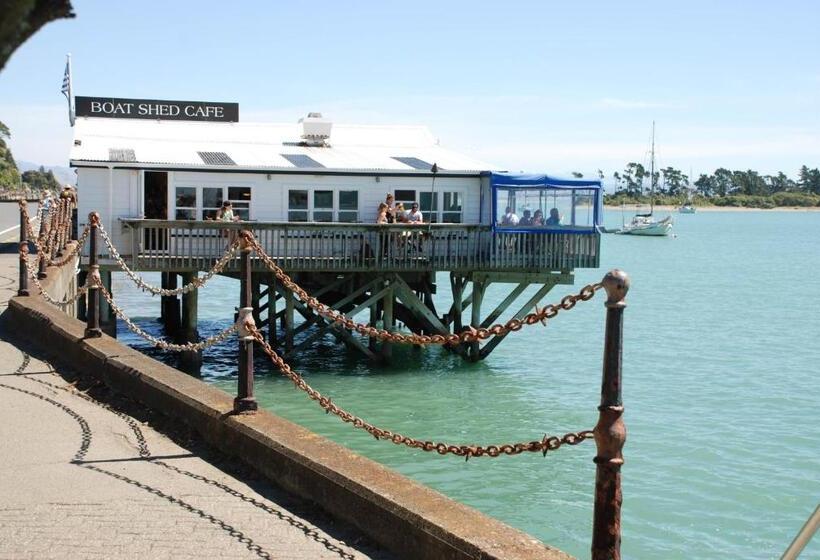 مُتل Century Park