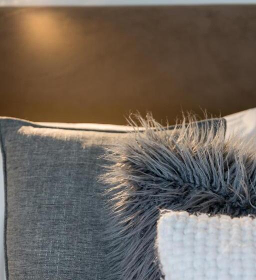 مُتل Century Park