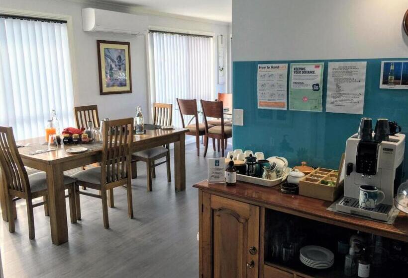 פנסיון Storm Bay B & B