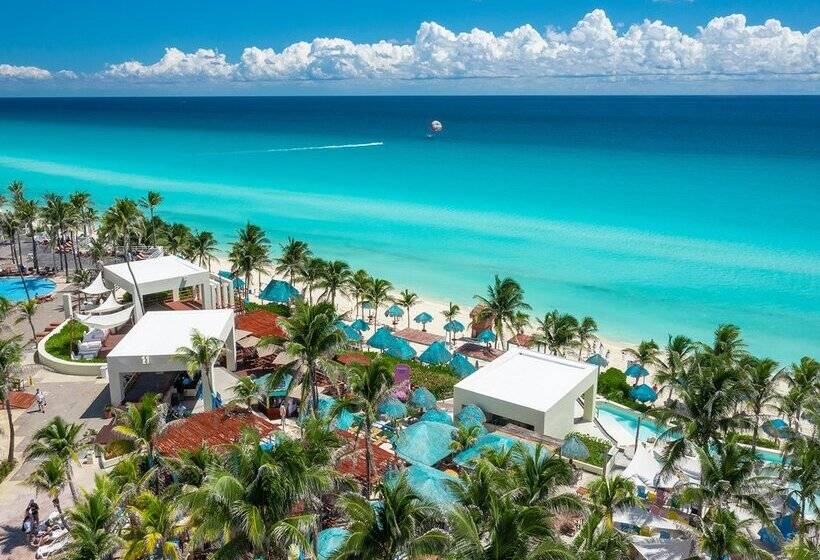استراحتگاه The Pyramid Cancun