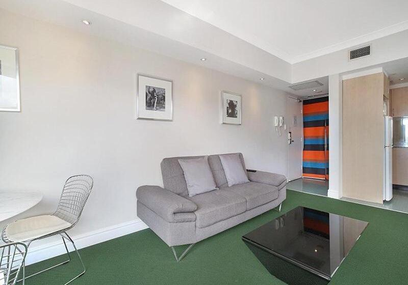 Sydney Airport Suites