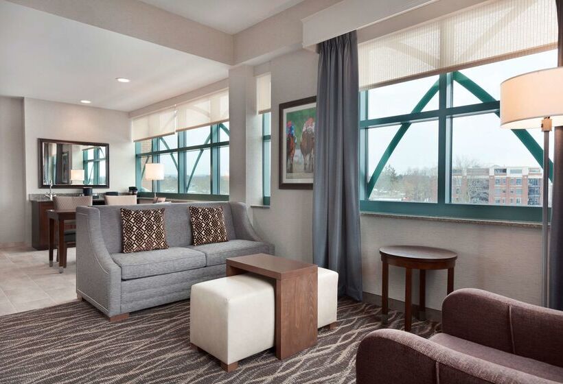 هتل Embassy Suites Saratoga Springs