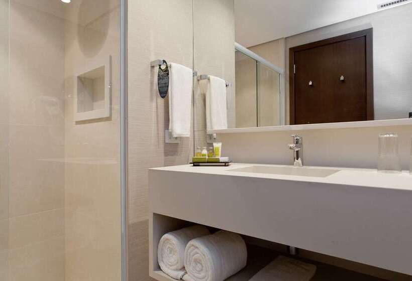 ホテル Golden Tulip Sao Jose Dos Campos