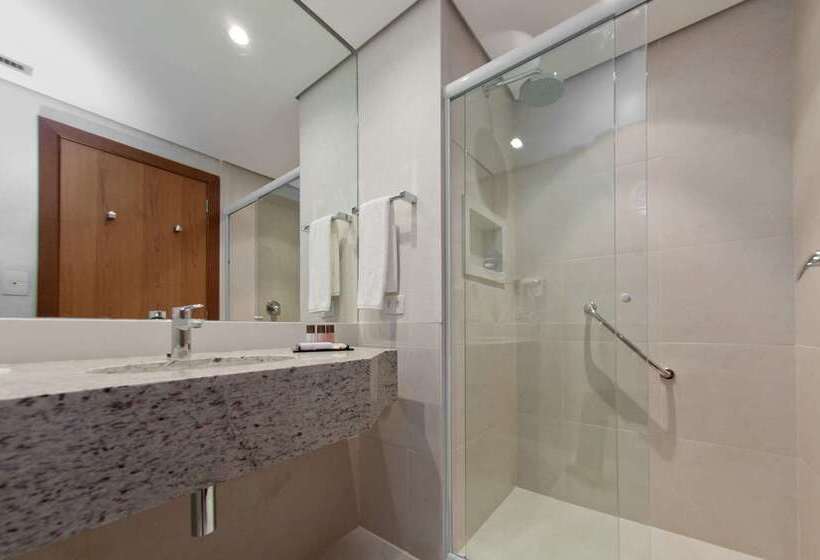 ホテル Golden Tulip Sao Jose Dos Campos