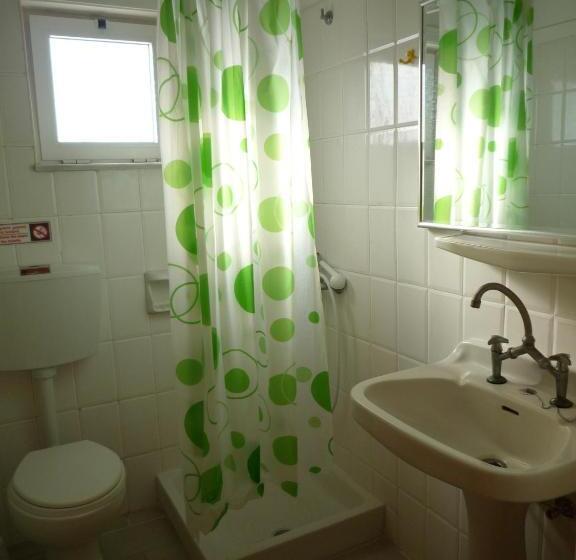 فندق Haris Apartments