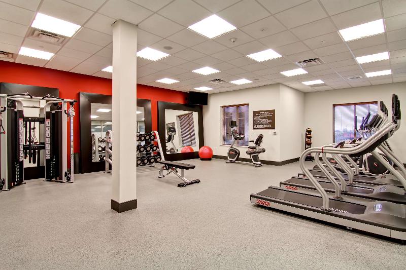 בית מלון כפרי Hilton Garden Inn Woodbridge