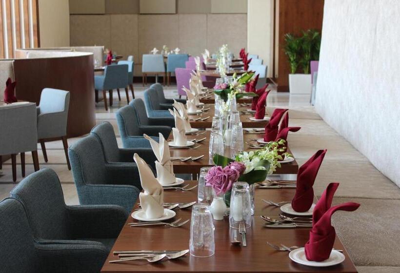 هتل Holiday Inn Jeddah Gateway, An Ihg