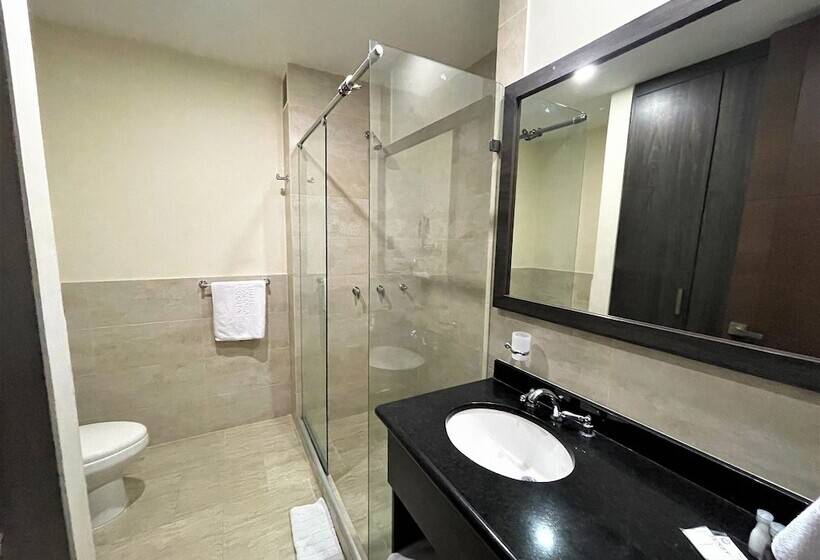 هتل Hr Amada Cúcuta