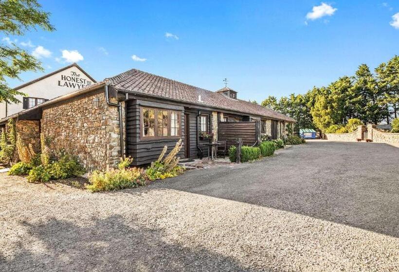 The Honest Lawyer, Ascend Hotel Collection