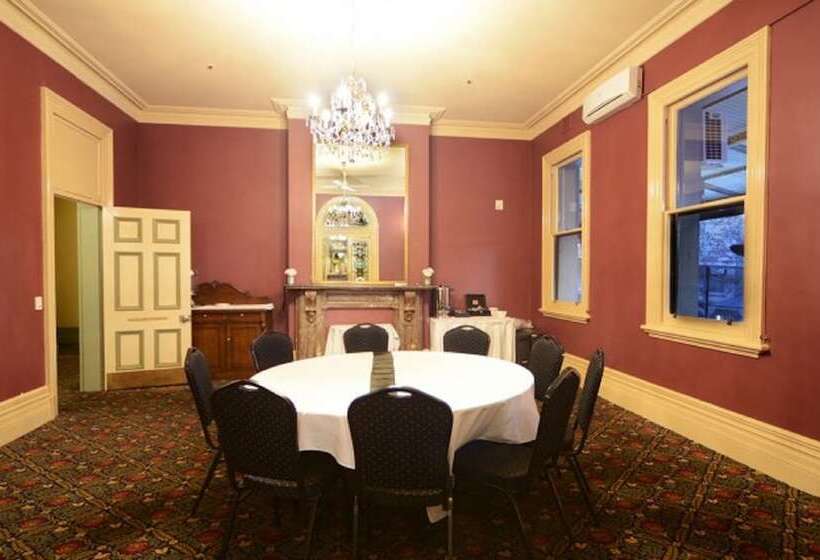 The Hotel Shamrock