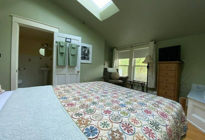 James Place Inn Bed And Breakfast