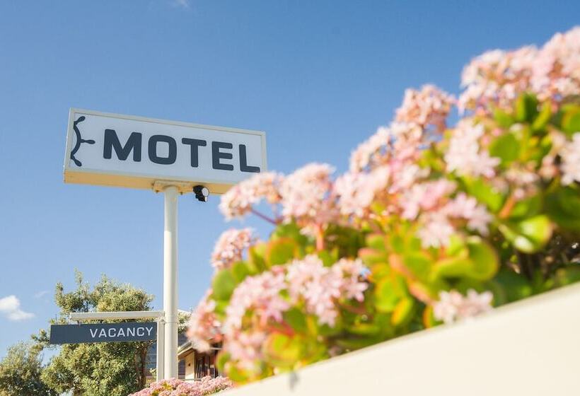 Loch Ard Motor Inn