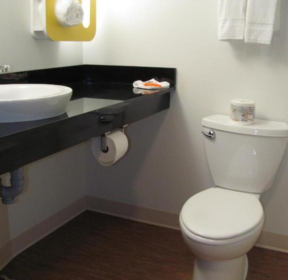 Motel 6 Airdrie