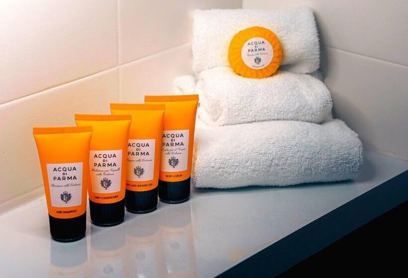 فندق على الطريق The Oriana Orange   Retro Hotel & Resort